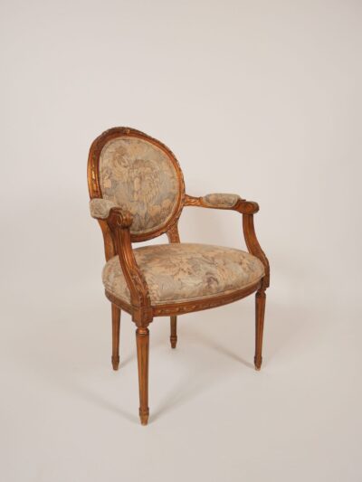 ANTOINETTE CHAIR