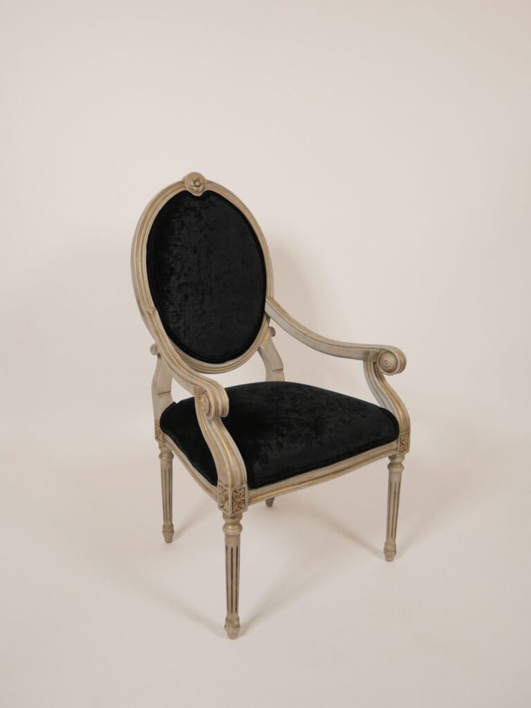 BLACK VELVET LOUIS CHAIR