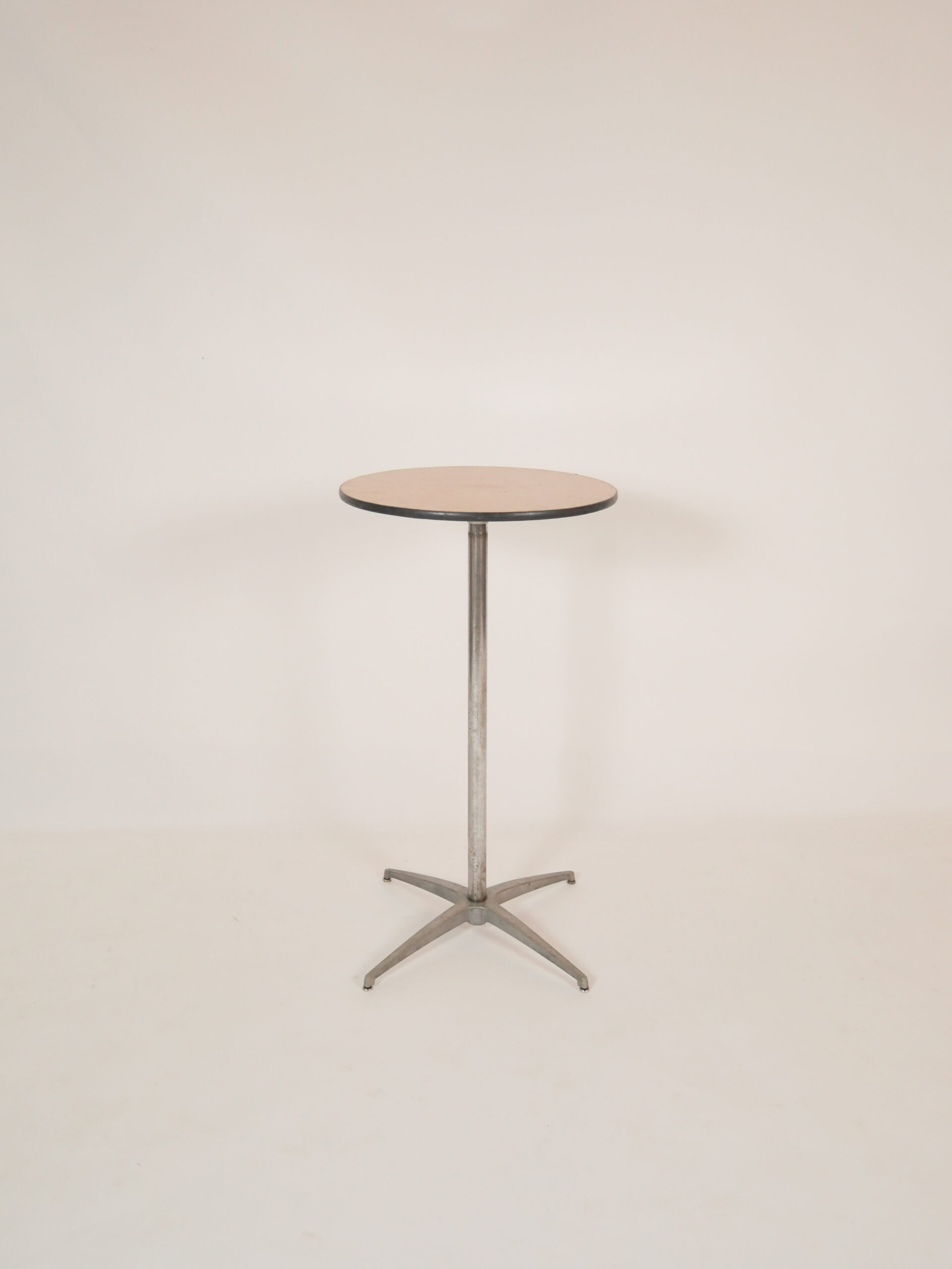 24" PEDESTAL TABLE