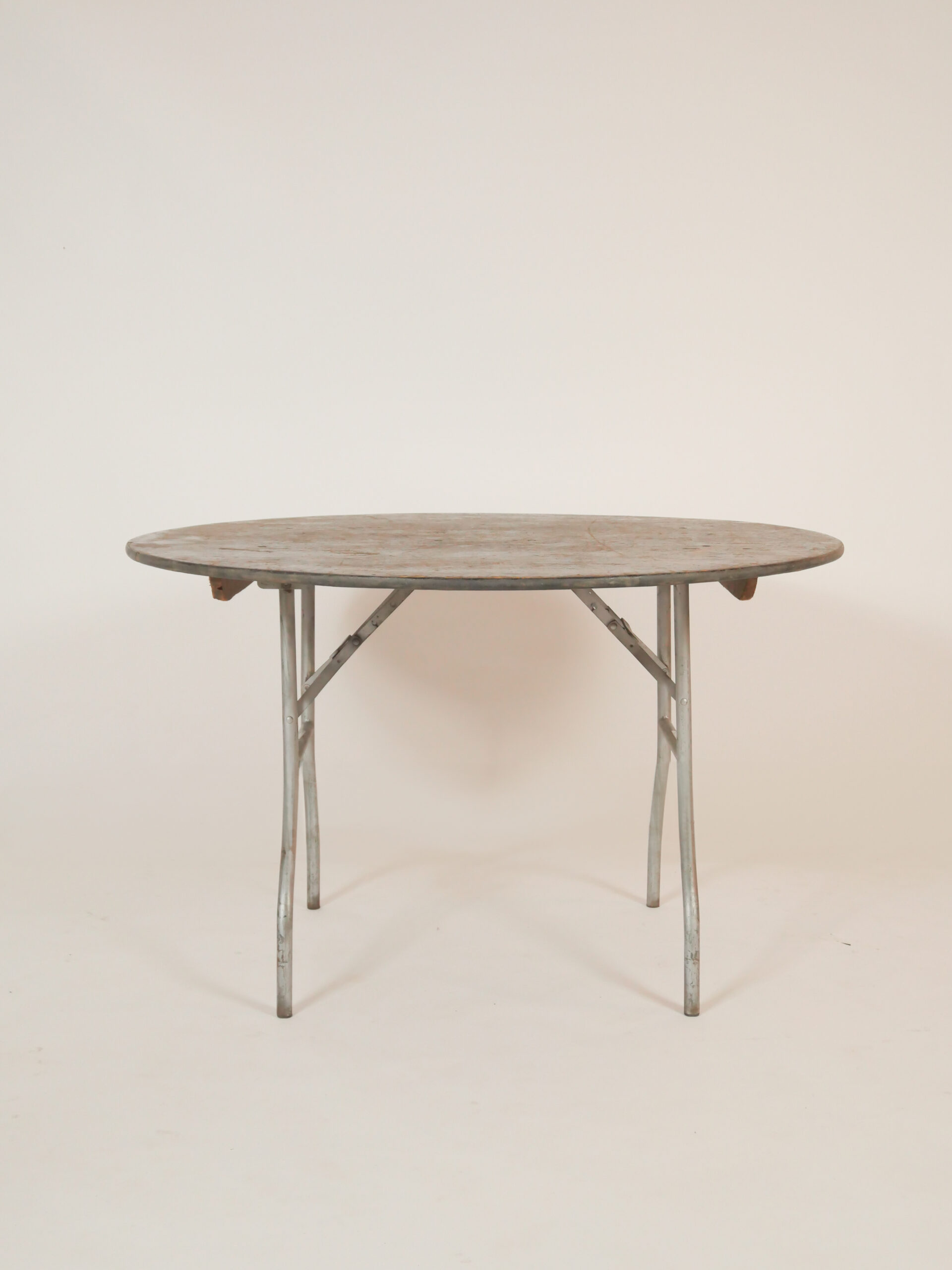 48" ROUND TABLE