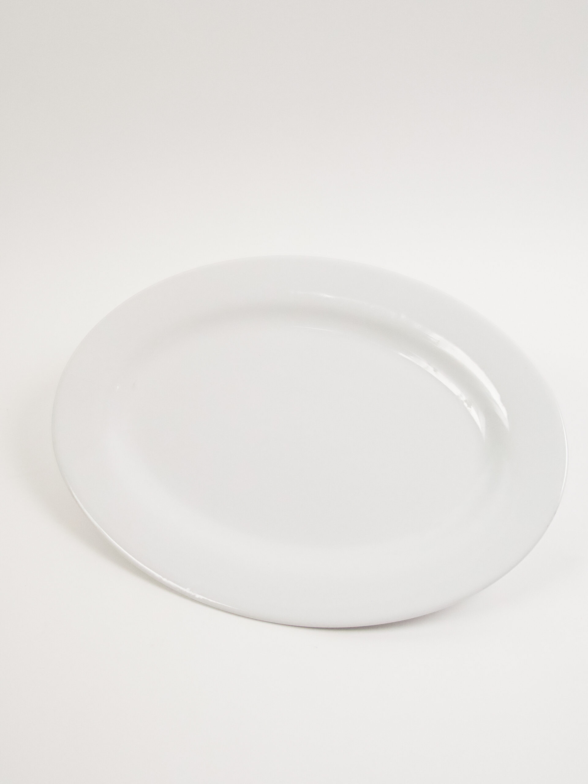 WHITE OVAL PLATTER 18"X13"