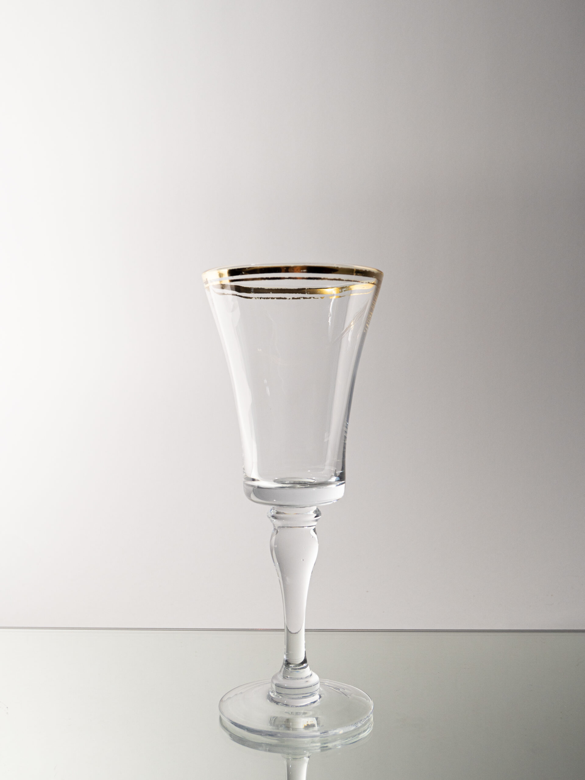 GOLD BELLA WINE GLASS