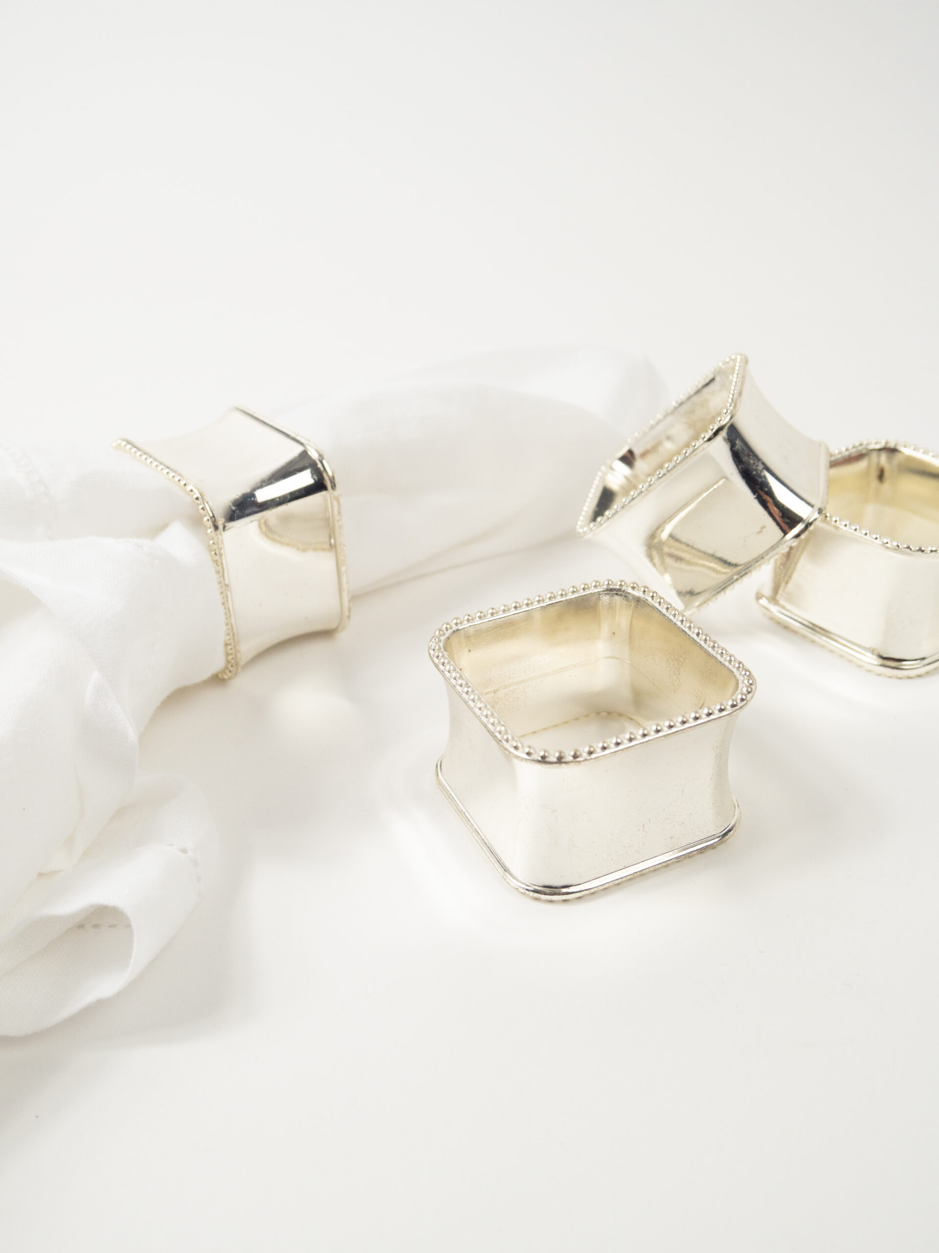 SILVER SQUARE NAPKIN RING