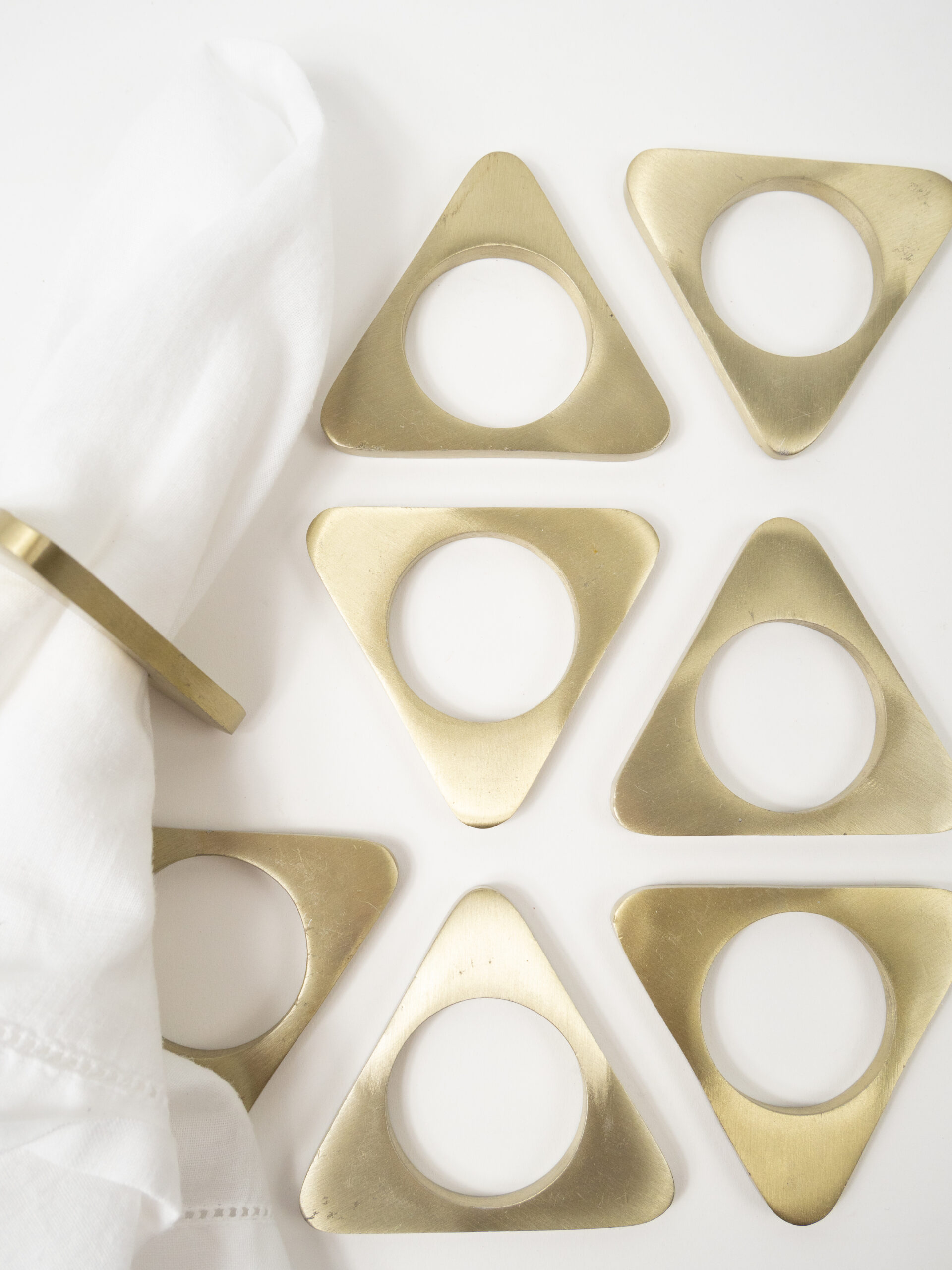 GOLD TRIANGLE NAPKIN RING