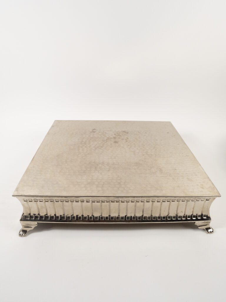 SILVER HAMMERED SQUARE CAKE STAND 22"