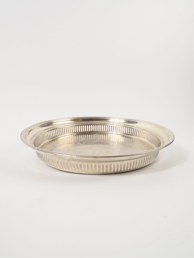SILVER ROUND FENCE TRAY 14"