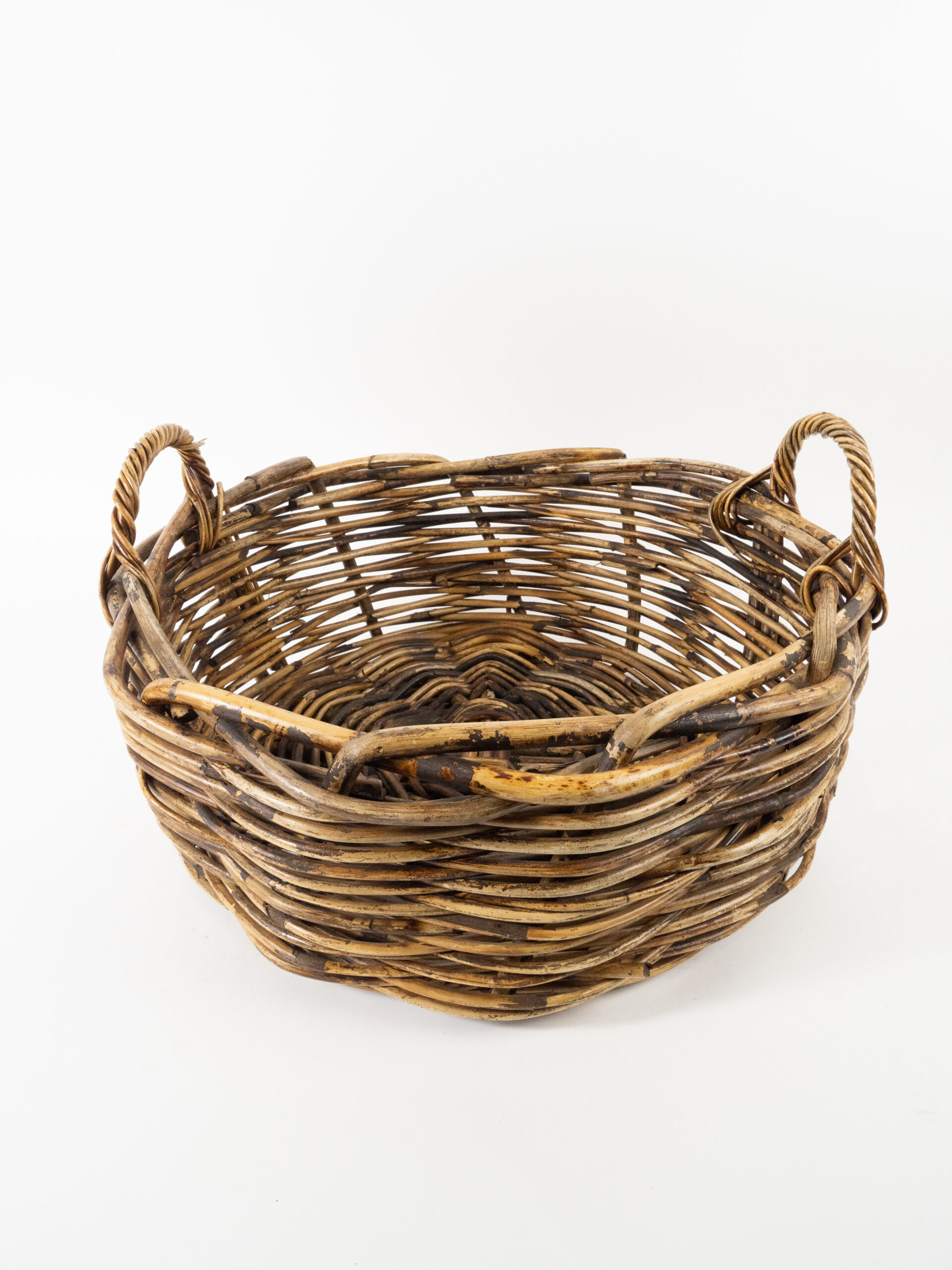 LARGE ROUND WILLOW BASKET