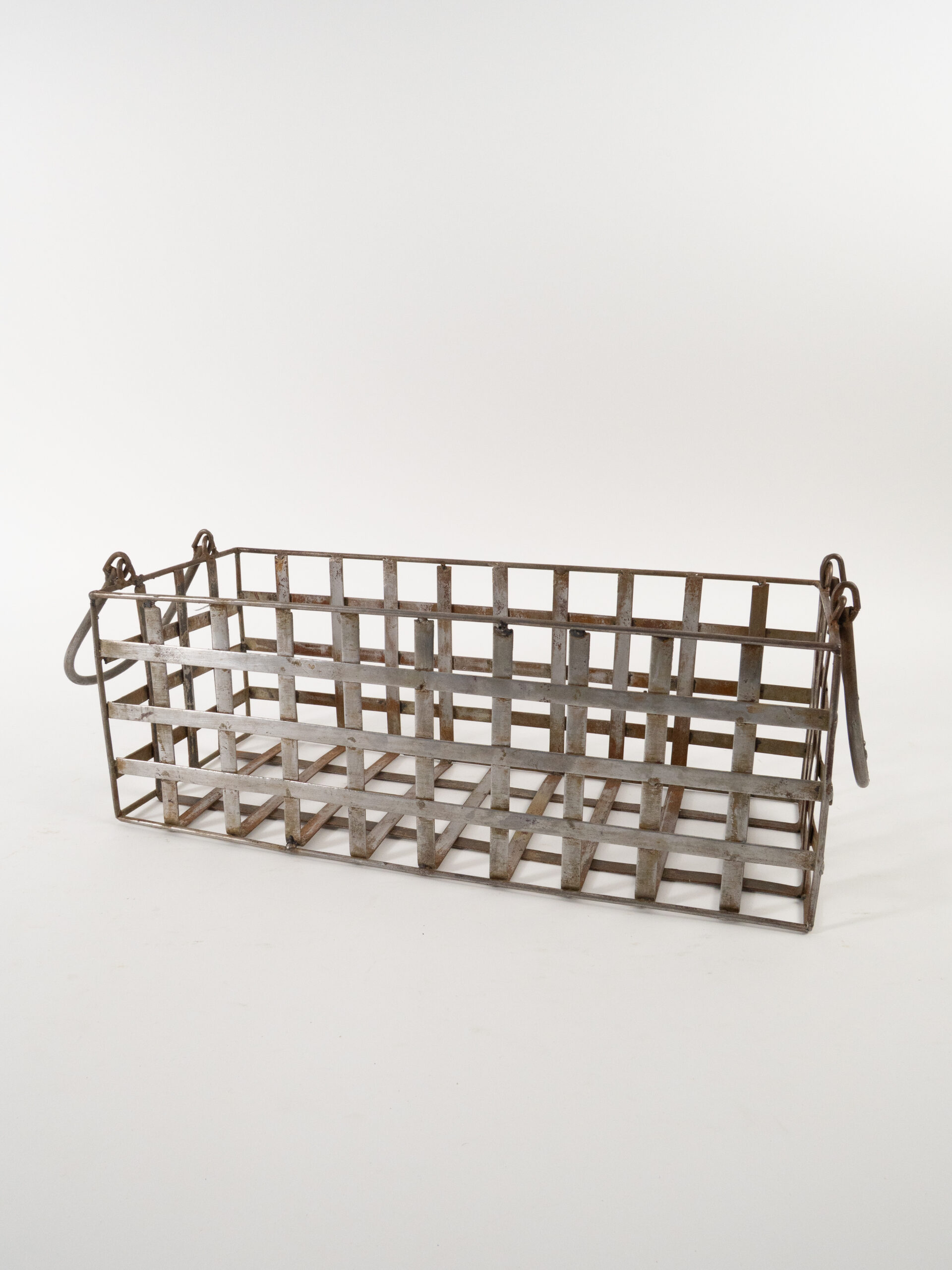 RECTANGULAR IRON WOVEN BASKET