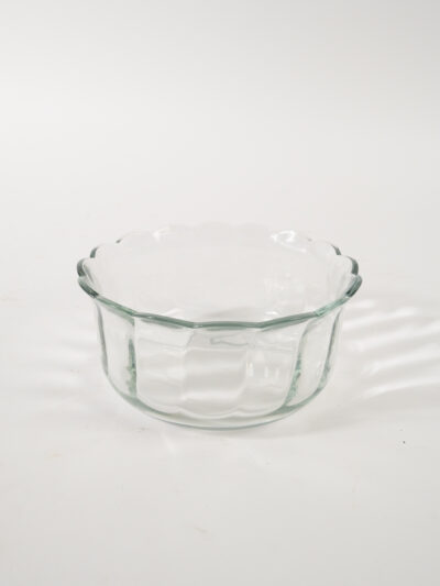 SMALL GLASS SCALLOPED BOWL