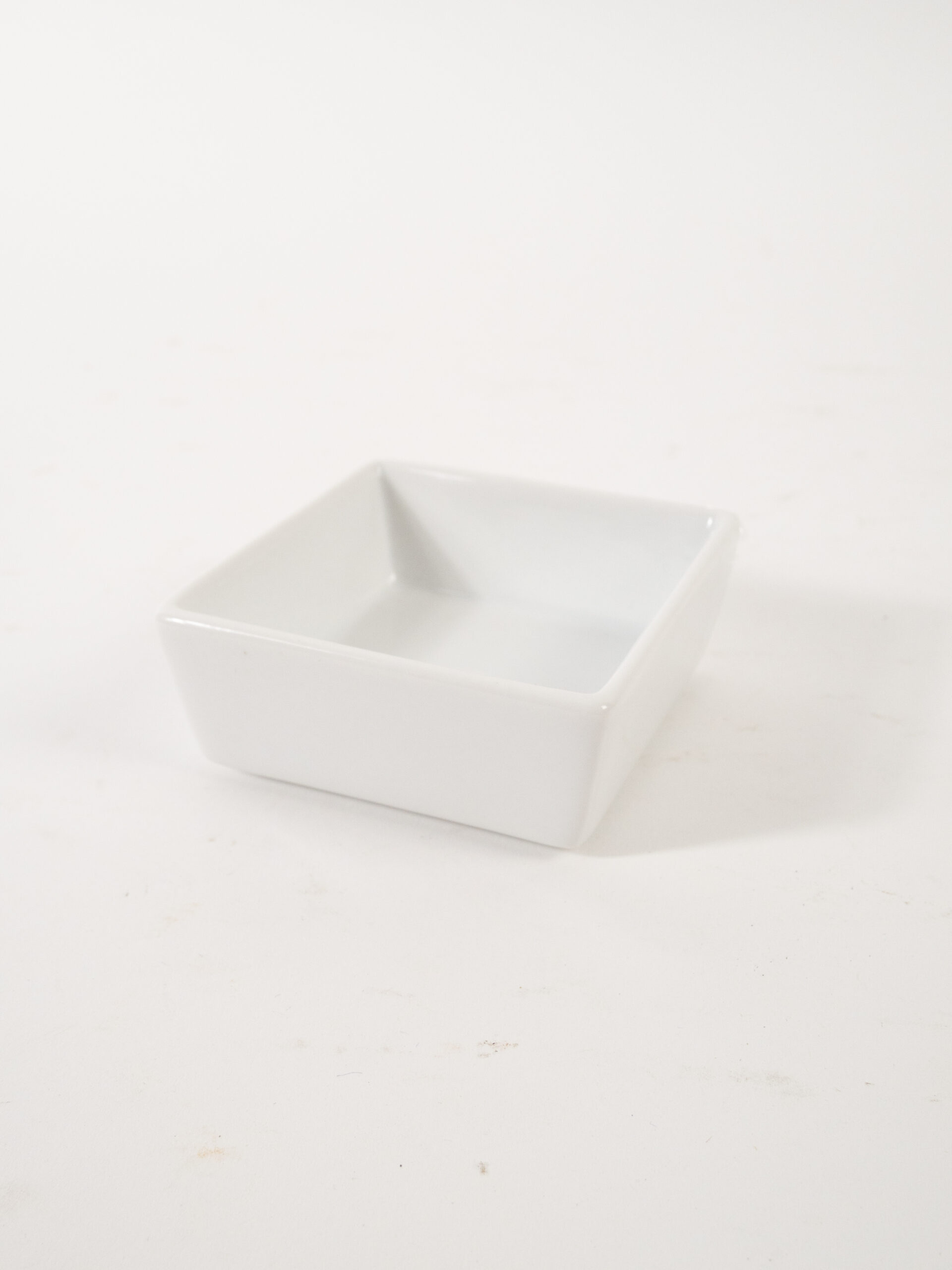 WHITE SQUARE RAMEKIN 5 OZ