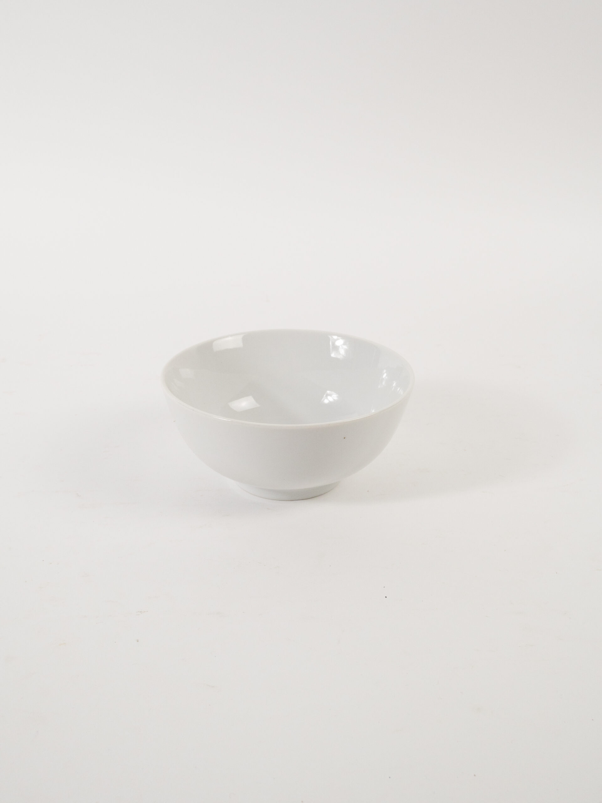WHITE PORCELAIN BOWL 6" 16 OZ