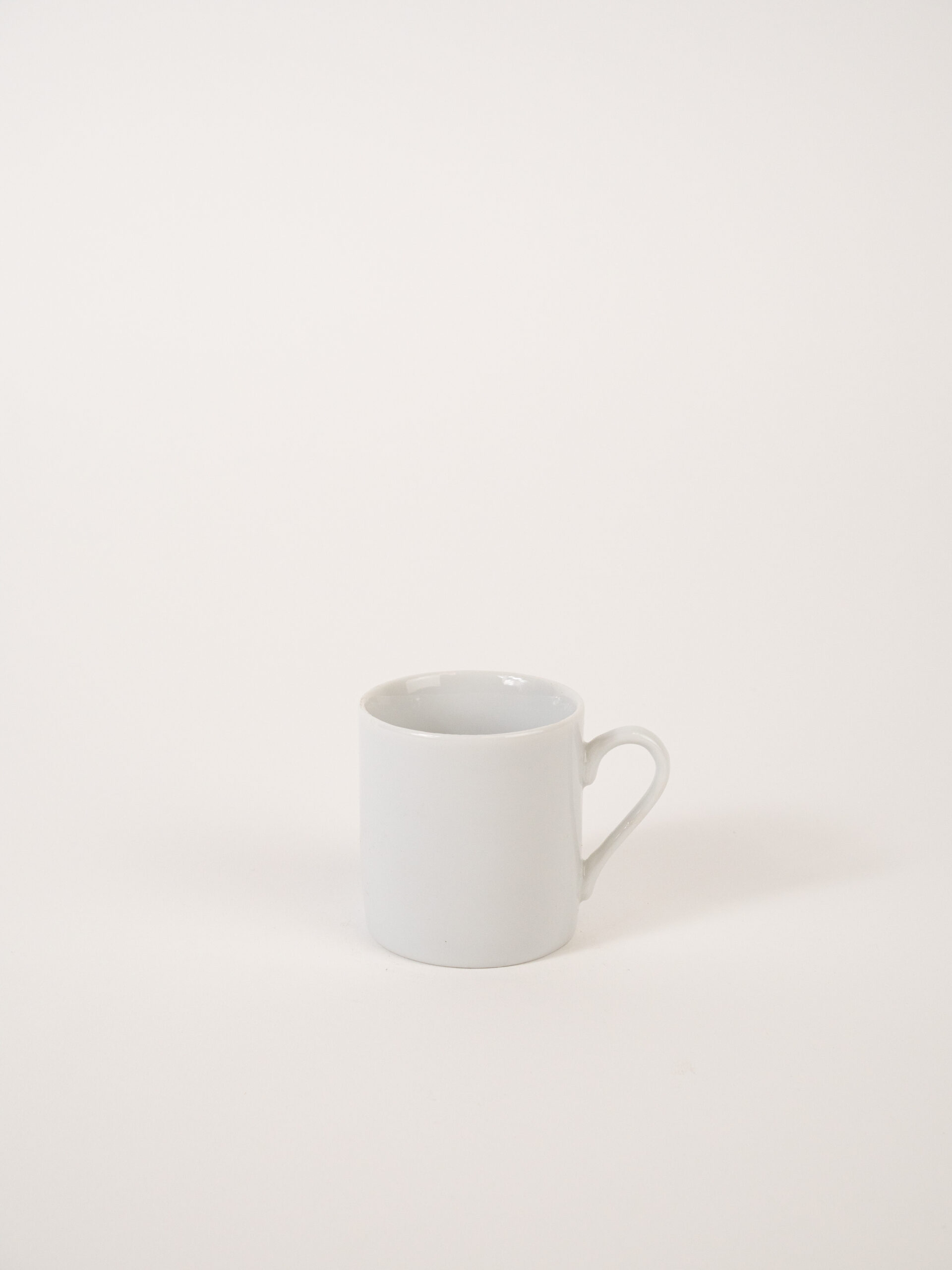 WHITE RIM DEMITASSE CUP 3.5OZ