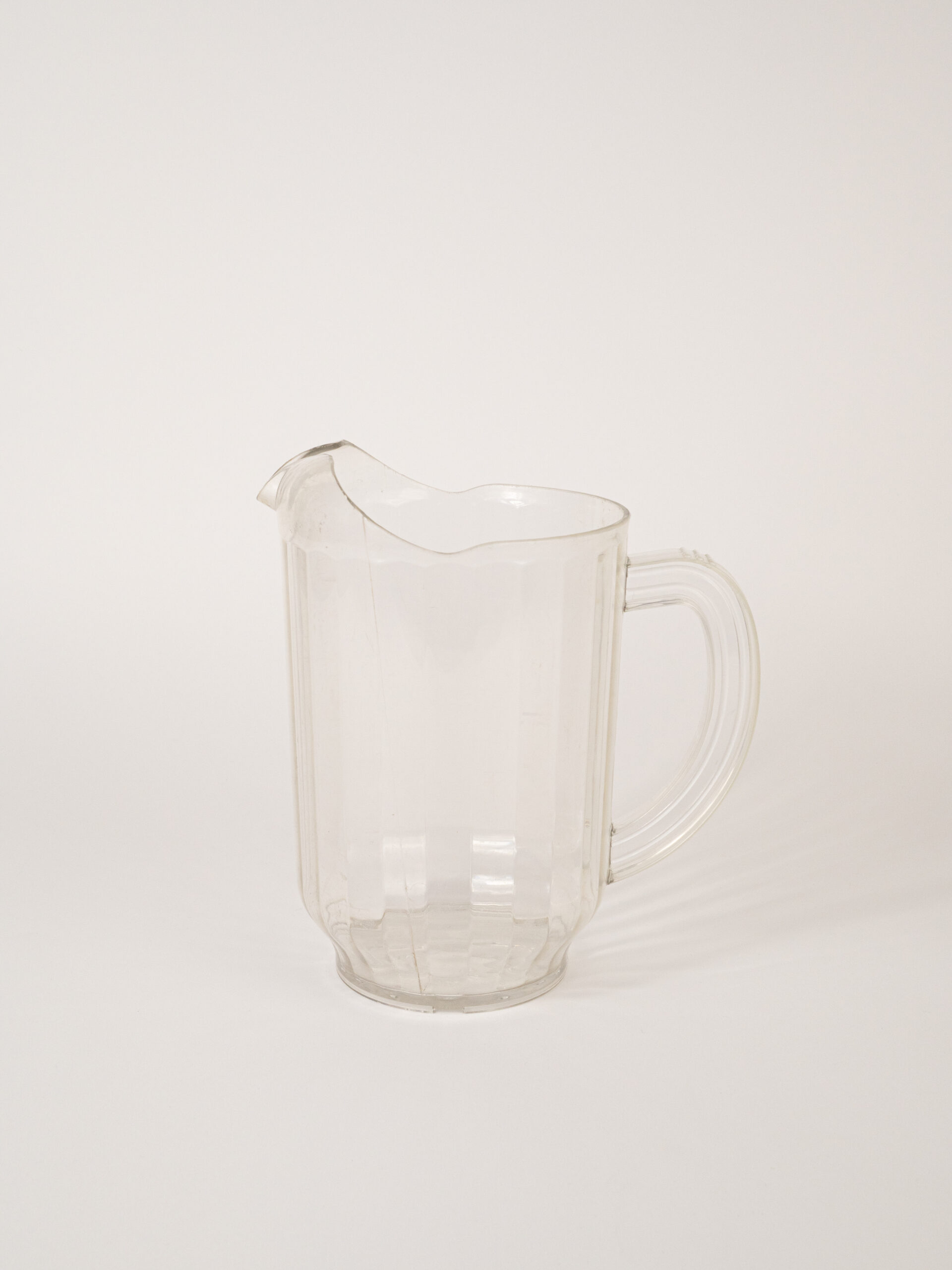 PLASTIC PITCHER 60 OZ