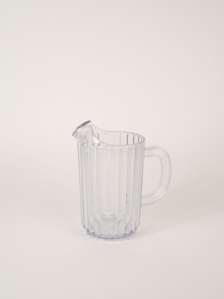 PLASTIC PITCHER 32 OZ