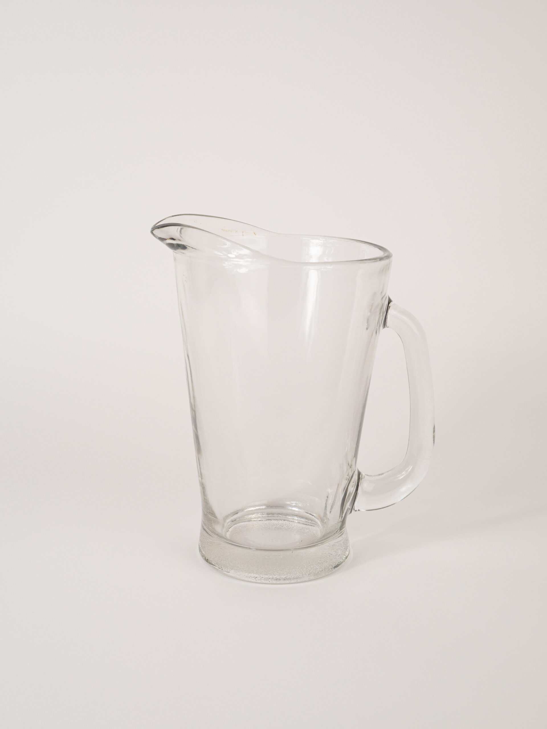 GLASS PITCHER 64 OZ