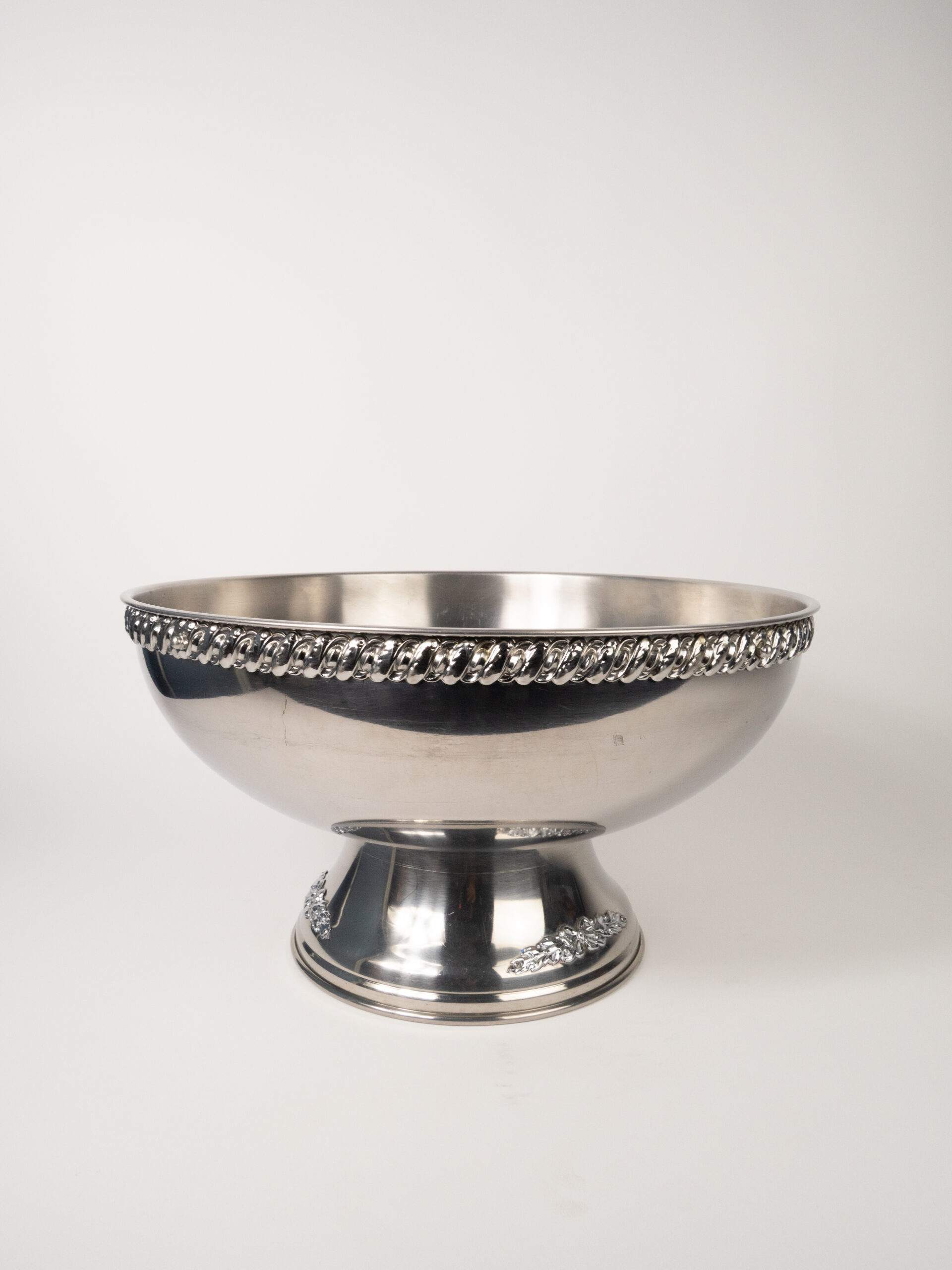 STAINLESS STEEL PUNCHBOWL 20 QT W/ SILVER PEDESTAL