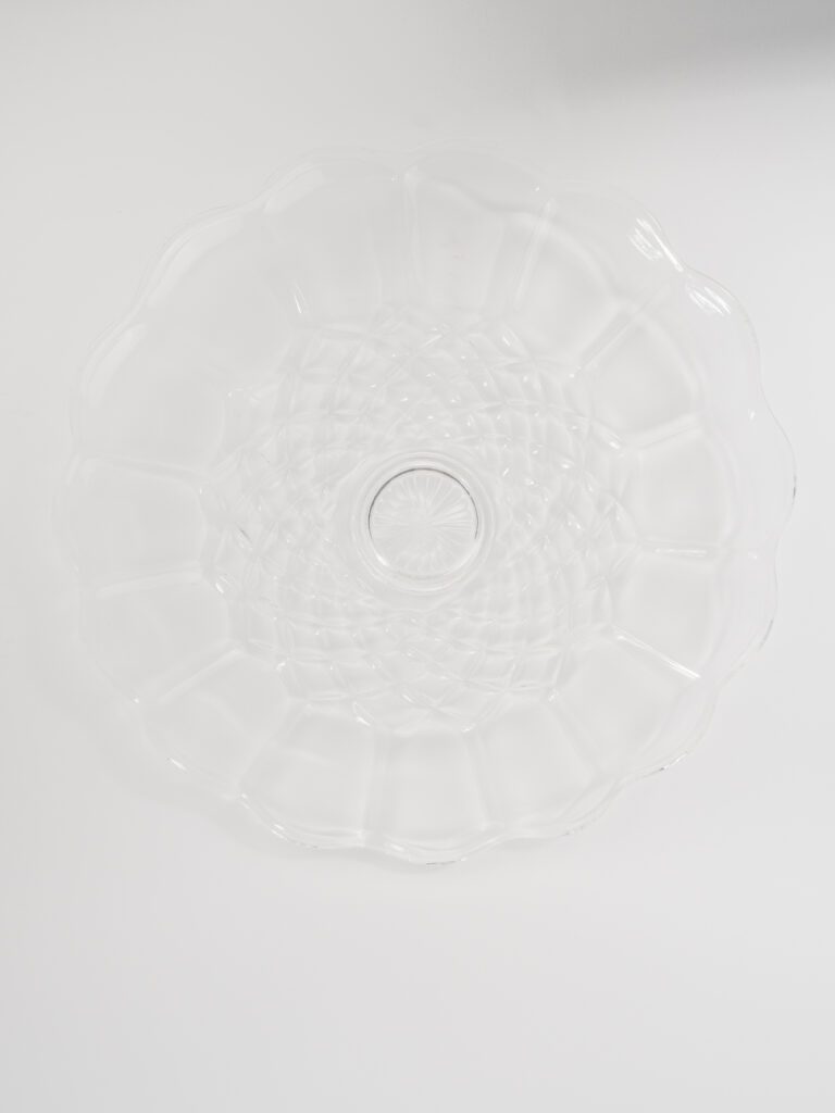 SCALLOPED PUNCHTRAY 22"