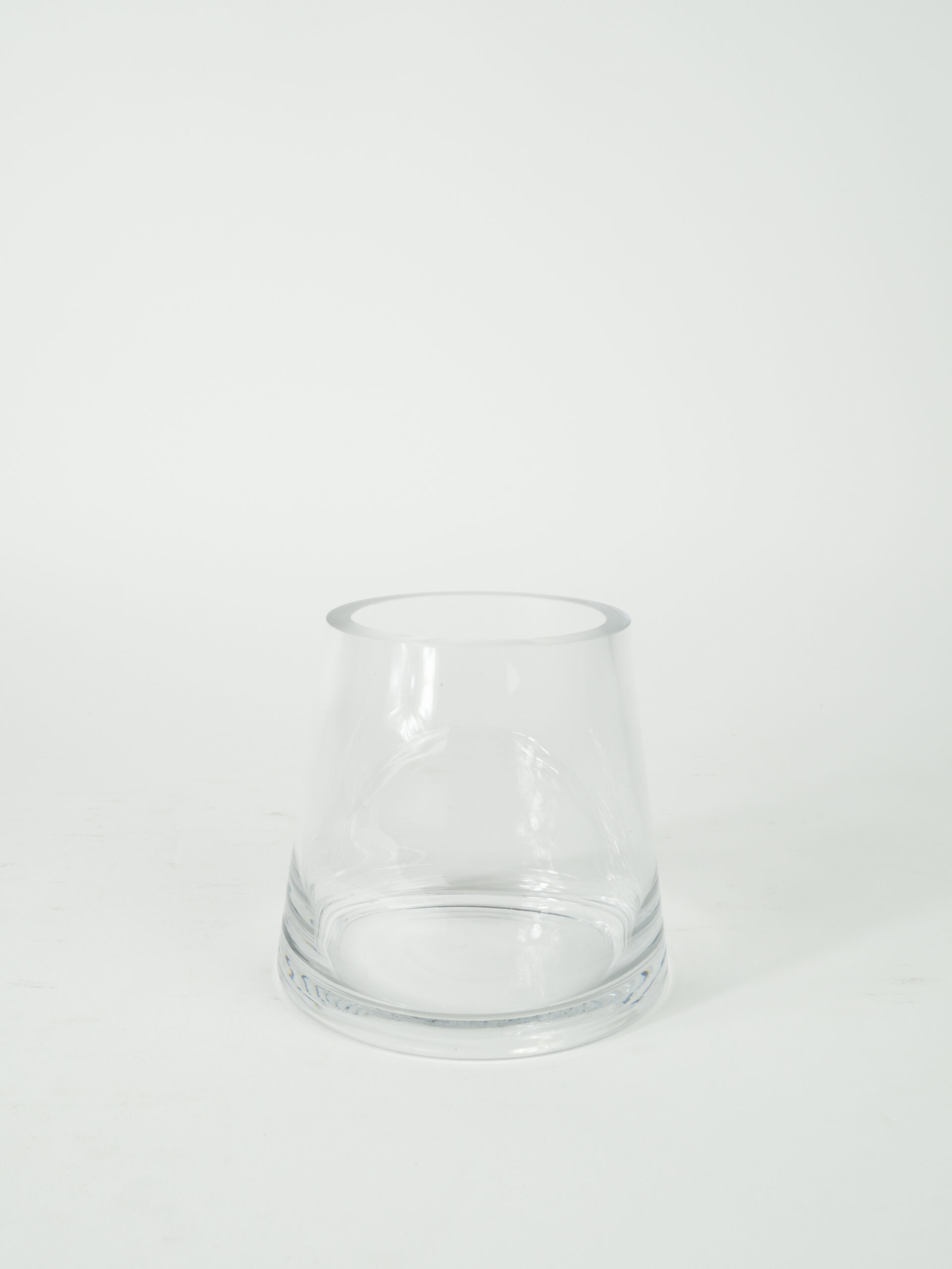 MEDIUM PYRAMID VASE