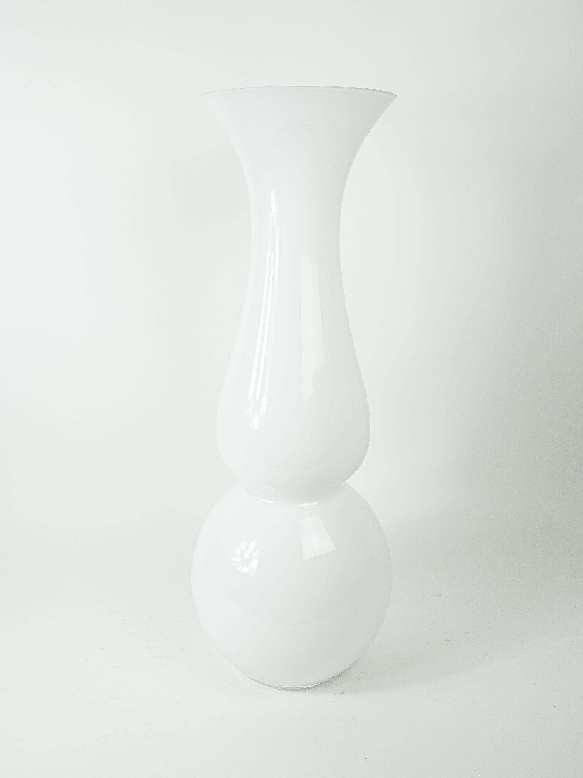 WHITE MEZZO VASE 9"X30"
