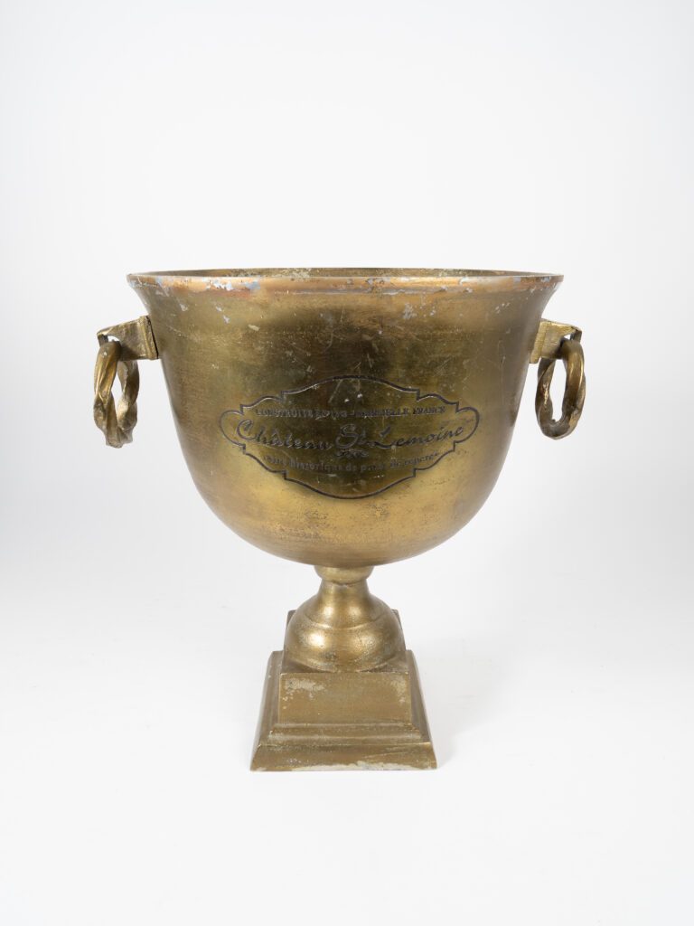 GOLD TROPHY URN