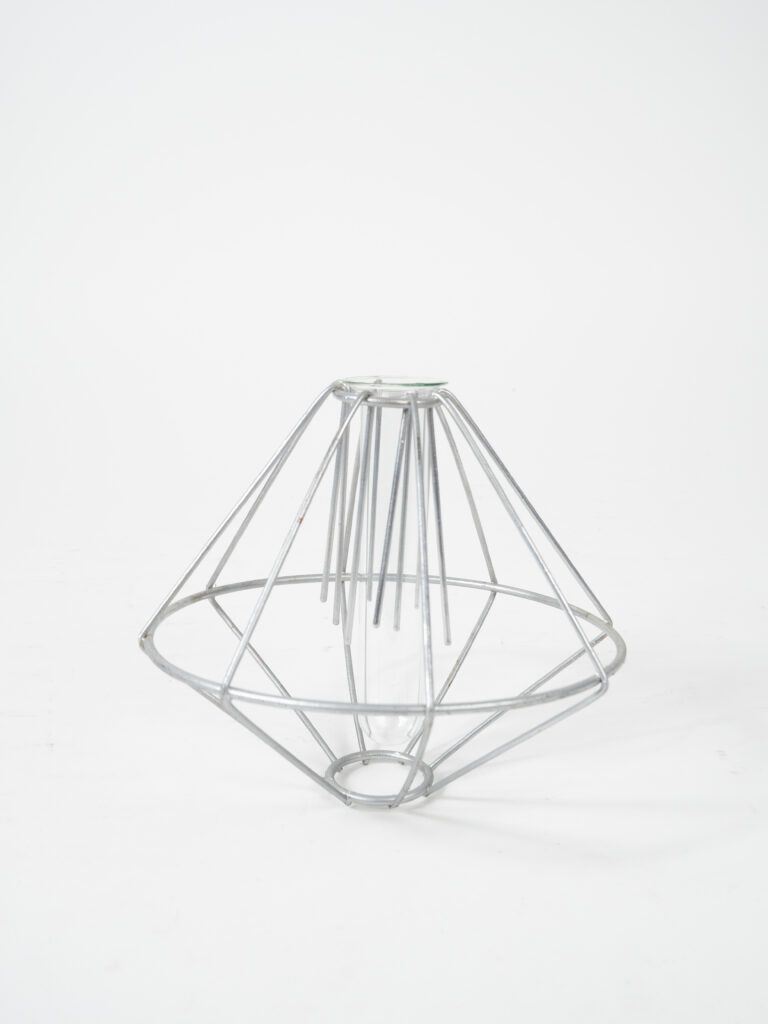 SILVER DIAMOND VECTOR  6" X 5.25"