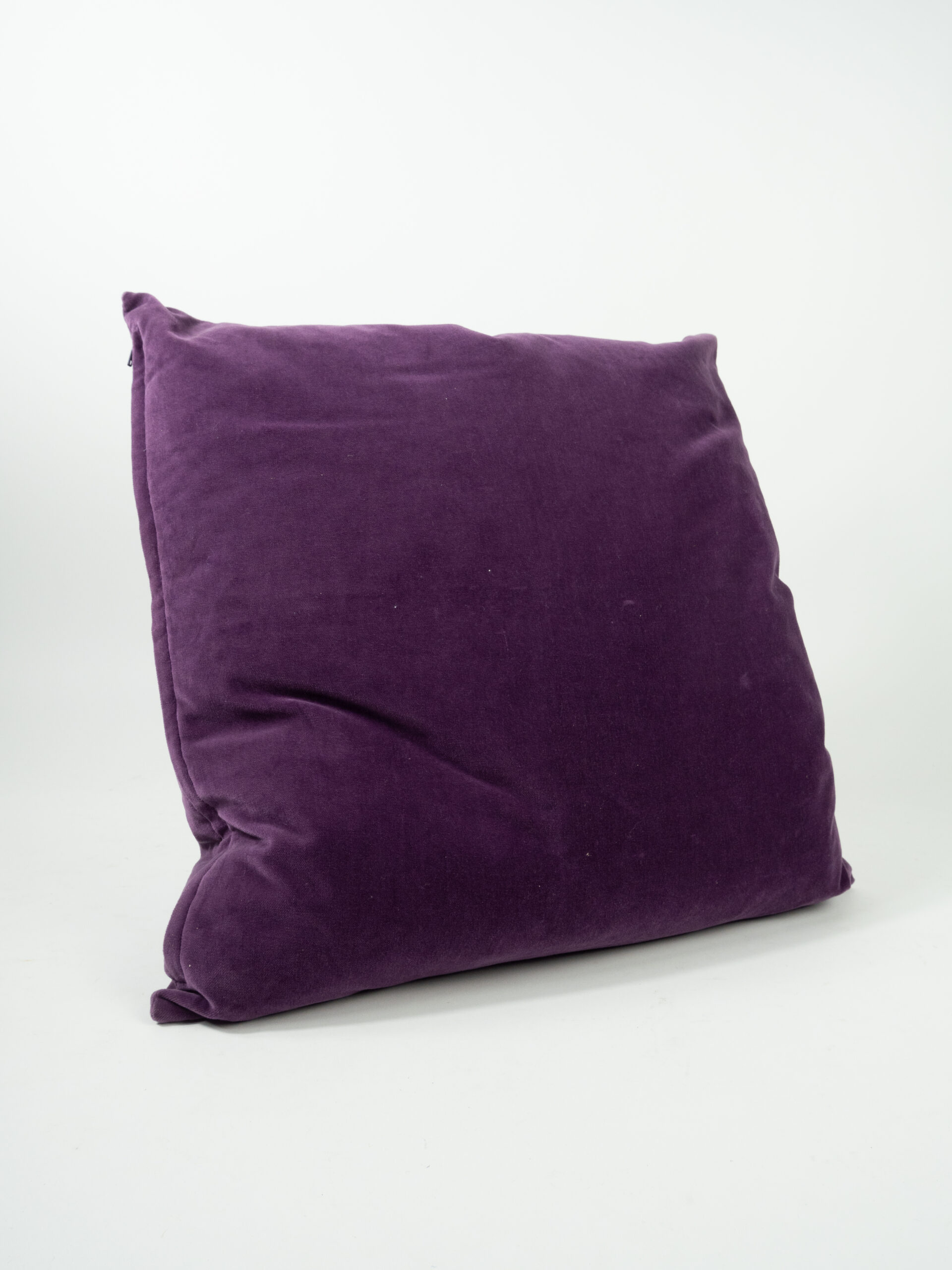VELVET PLUM PILLOW