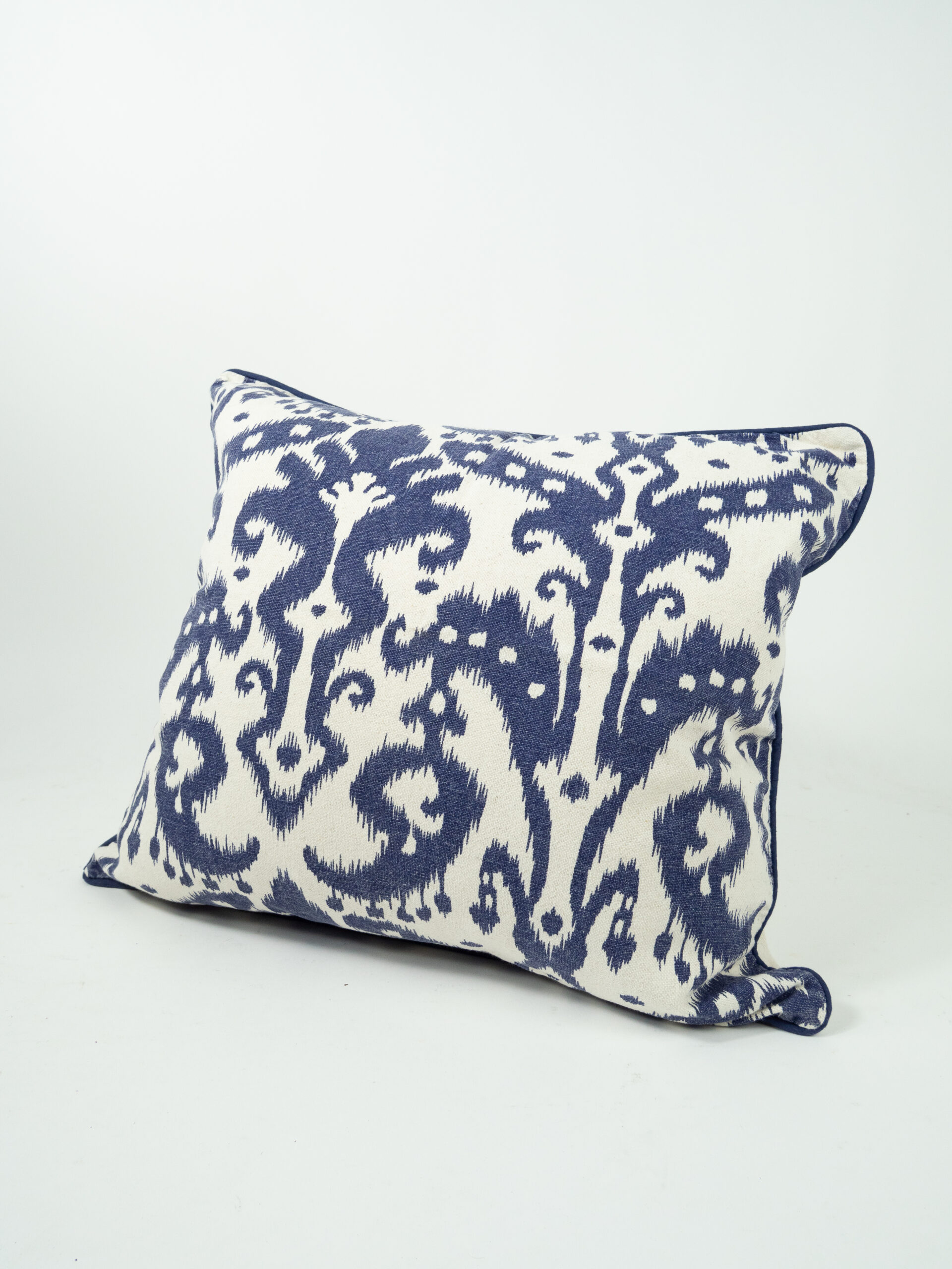 TAUPE PILLOW W/ NAVY IKAT