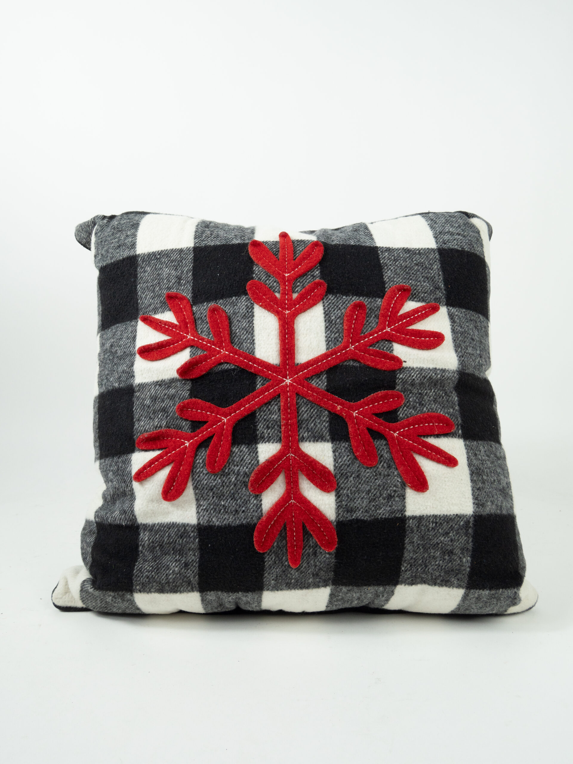 BUFFALO PLAID SNOWFLAKE PILLOW
