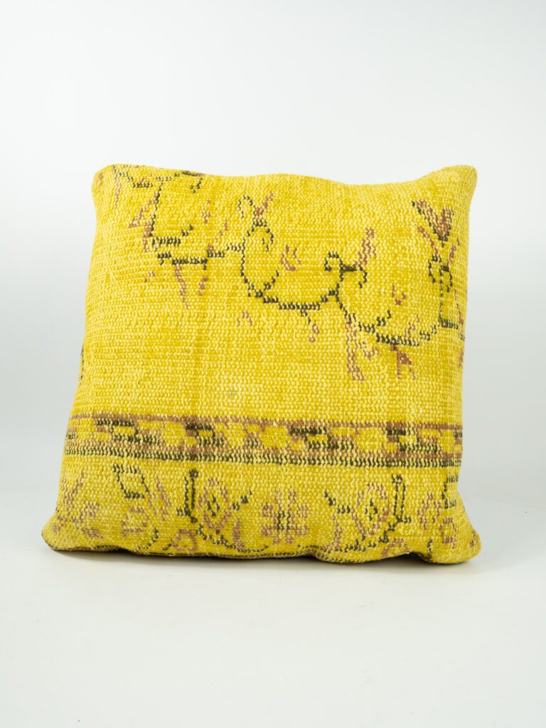 SAFFRON RUG PILLOW