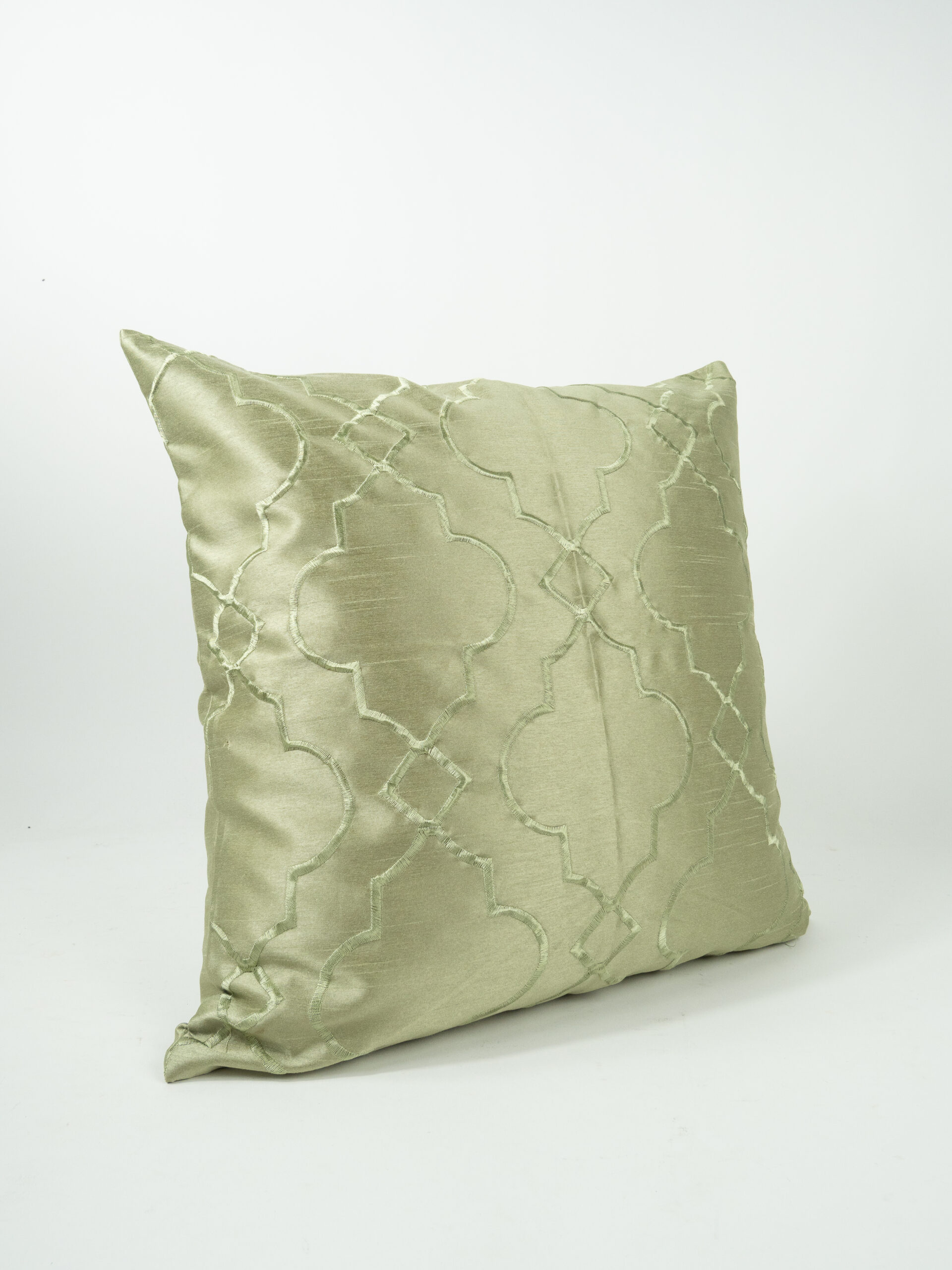 QUATREFOIL WILLOW PILLOW