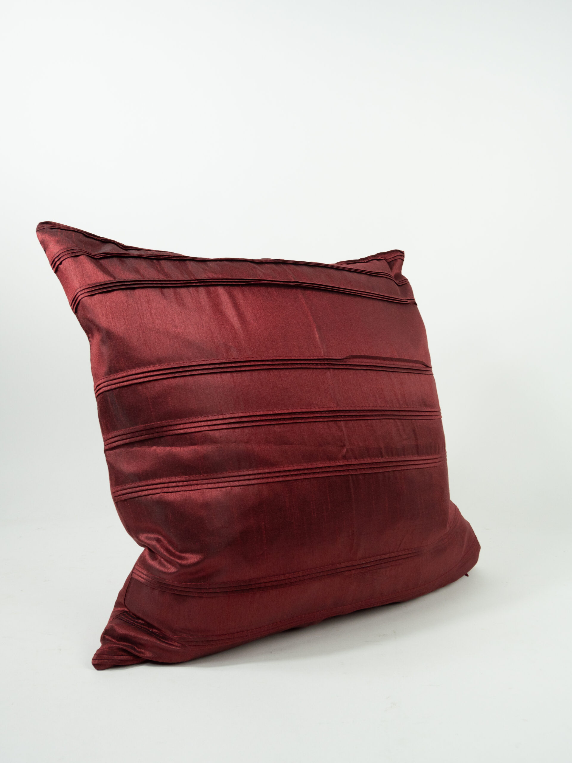 TRIPLE TUCK RED PILLOW