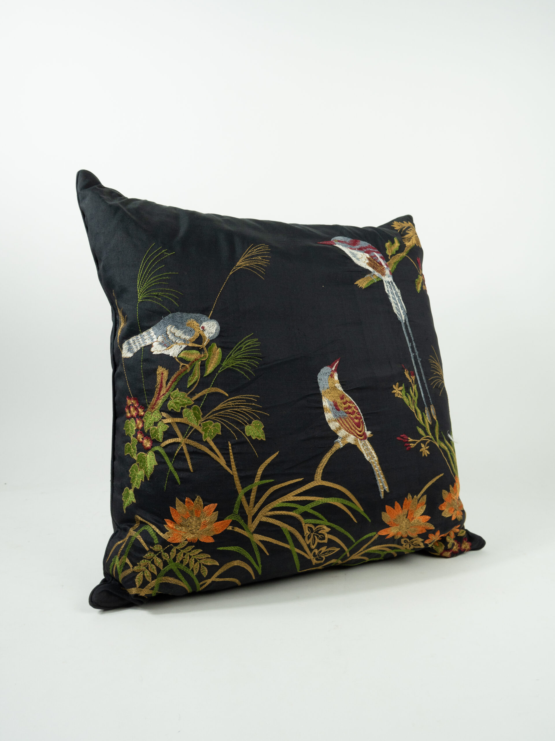 BLACK BIRDS PILLOW