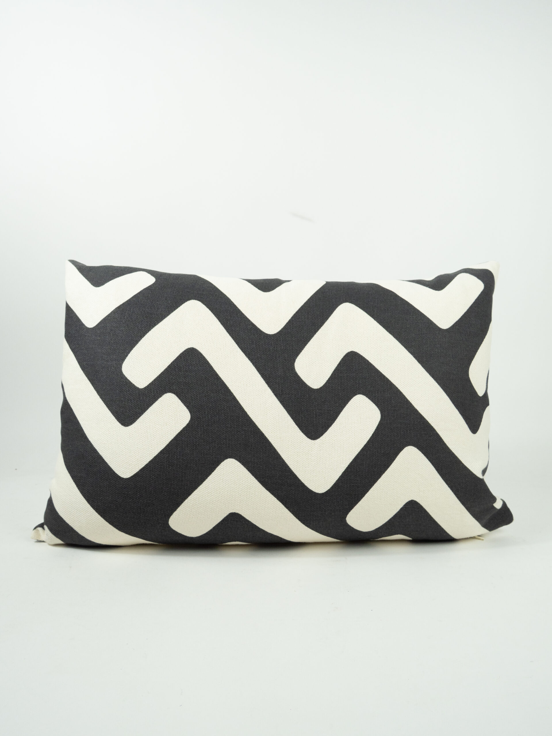 ZIG ZAG BLACK & TAN PILLOW