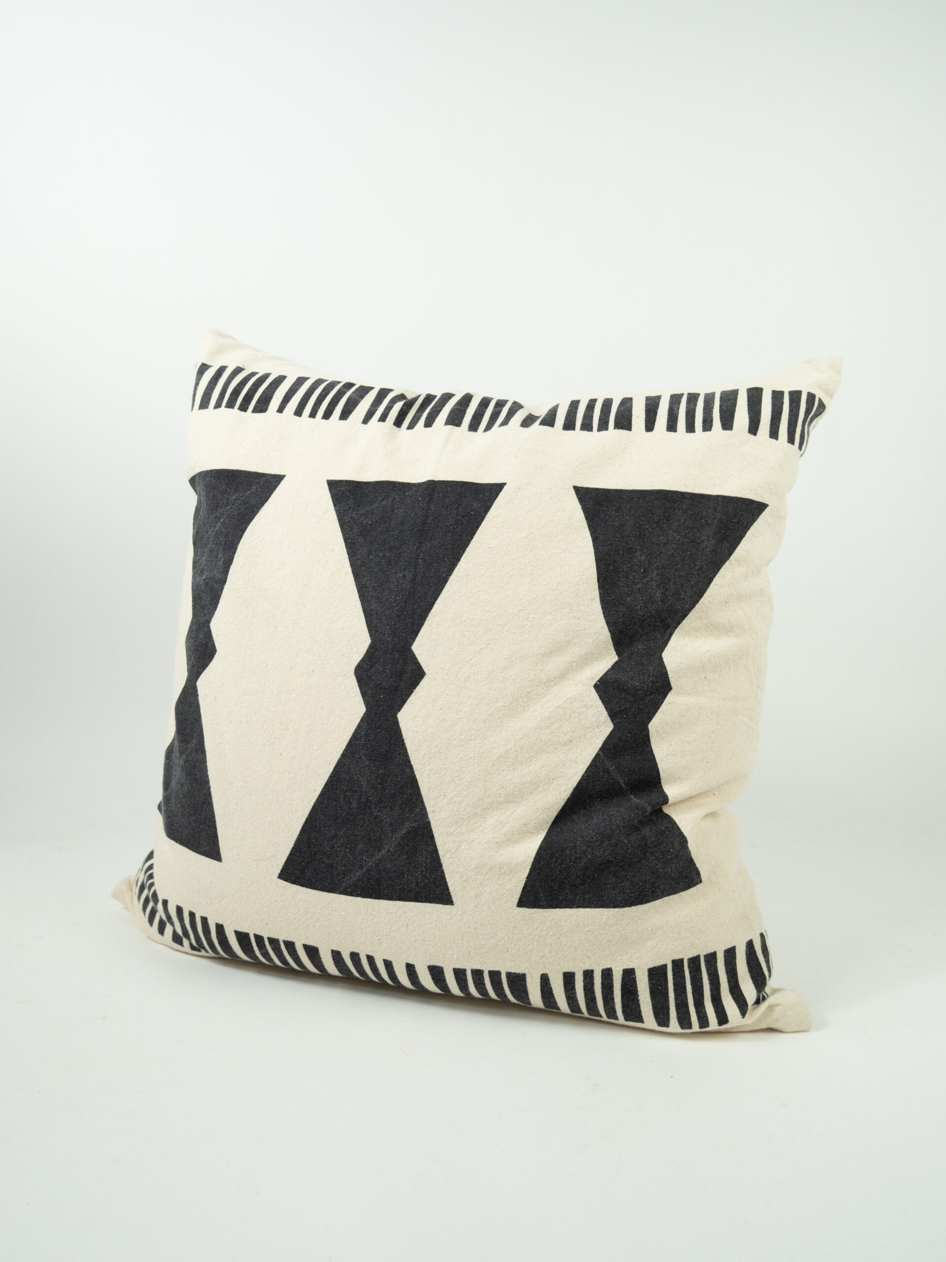 BLACK & TAN HOURGLASS PILLOW