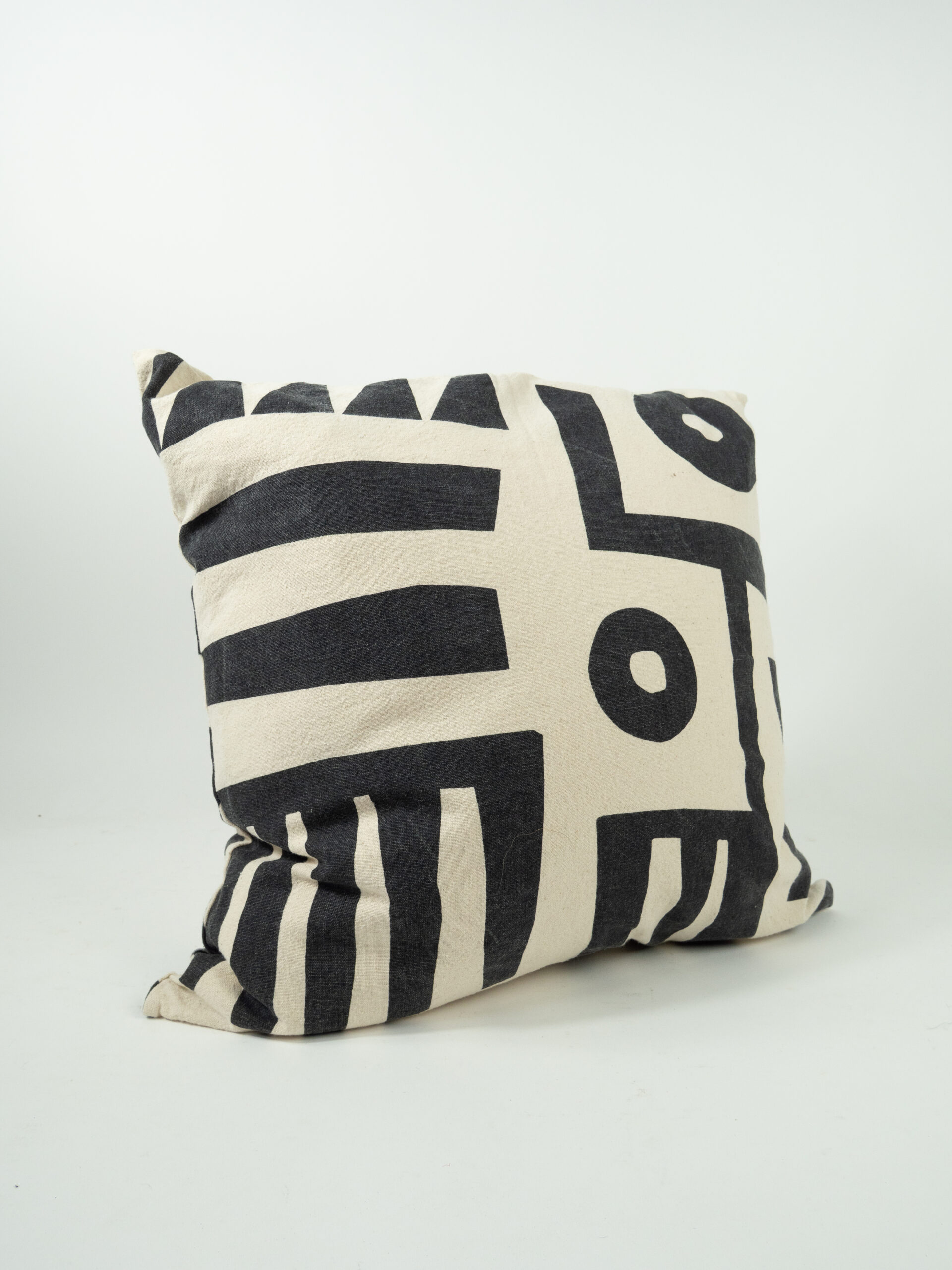 BLACK & TAN AZTEC PILLOW