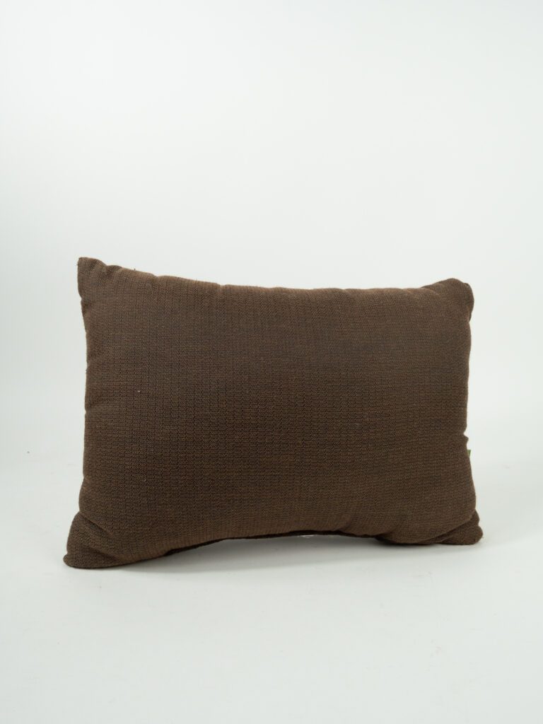 OUTDOOR BROWN PILLOW W/ BUTTONS