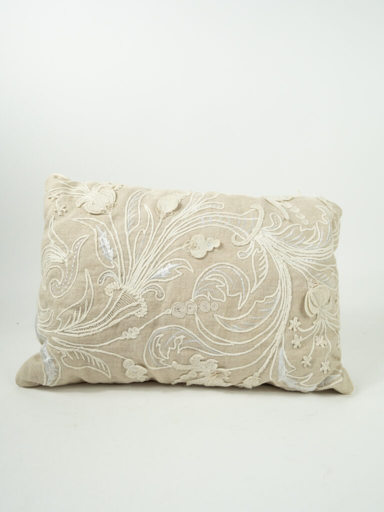 LINEN COUTURIER PILLOW