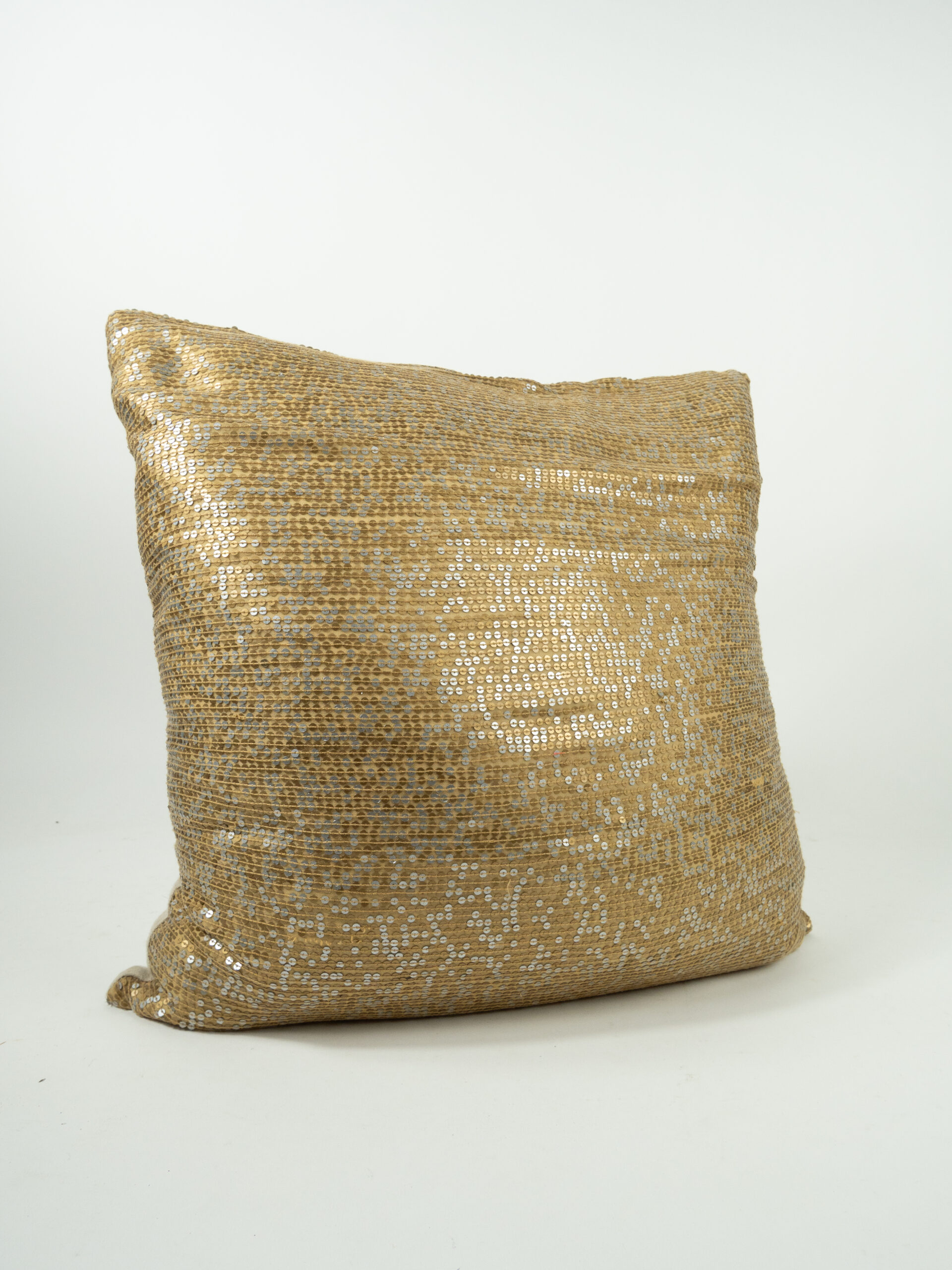 BLUFF ROAD PILLOW