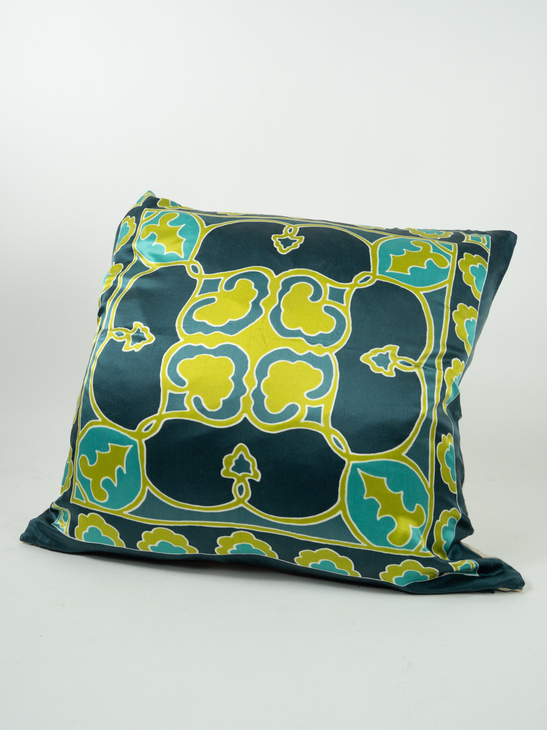 ORIENTAL PILLOW