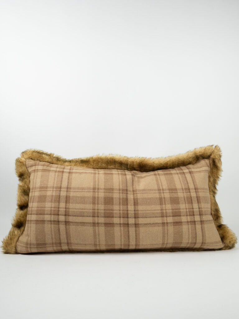 NEWPORT PLAIN PILLOW W/ FUR