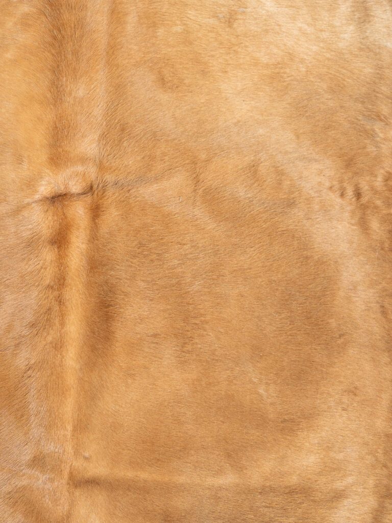 LIGHT TAN COWHIDE